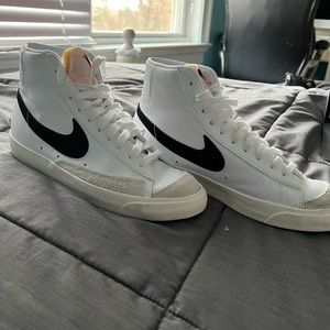 Nike Blazer Mid ‘ 77